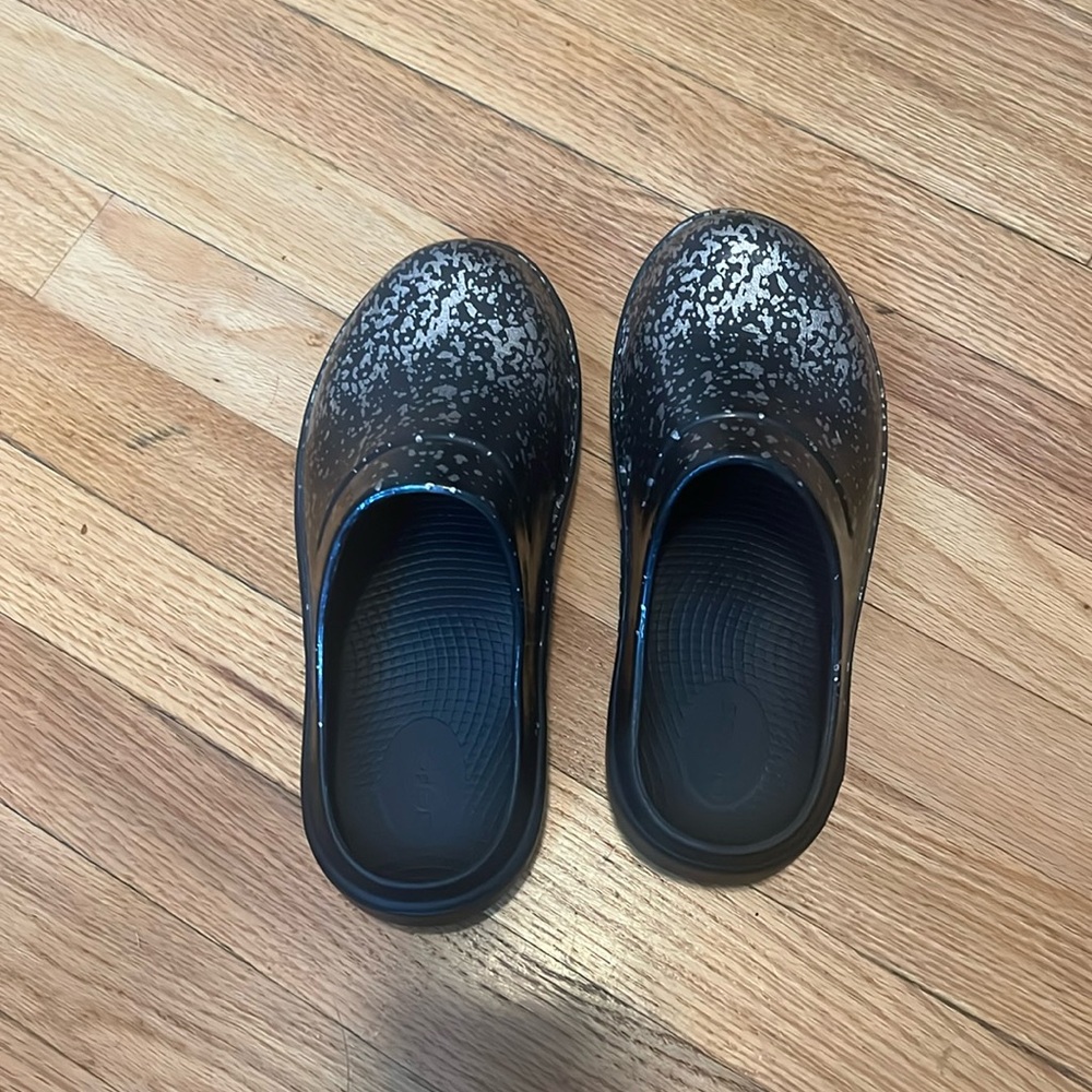 Women's oofos